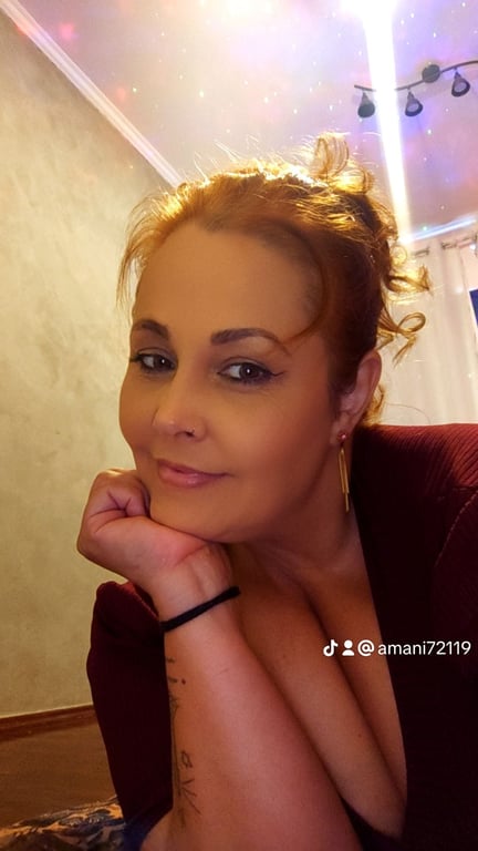 Júlia, Massoterapeuta, Sexóloga e Terapeuta